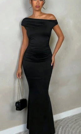 Robe longue élégante épaule dénudée